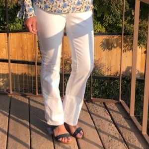 NWT Driftwood Kelly stretchy boot cut jeans.